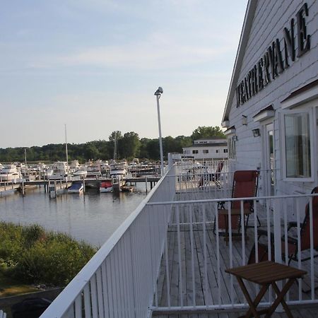 Weathervane Inn Montague Номер фото
