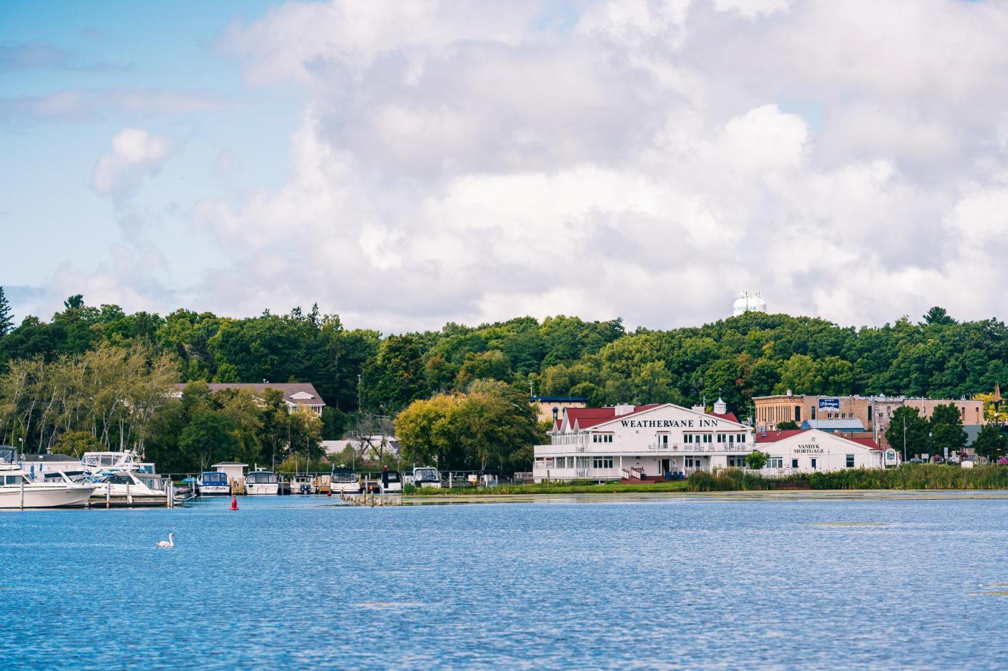 Weathervane Inn Montague Екстер'єр фото